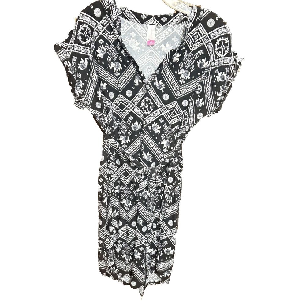 No Boundaries Black/White Elephant Tribal V-Neck Lightweight Dress w/ Belt LG